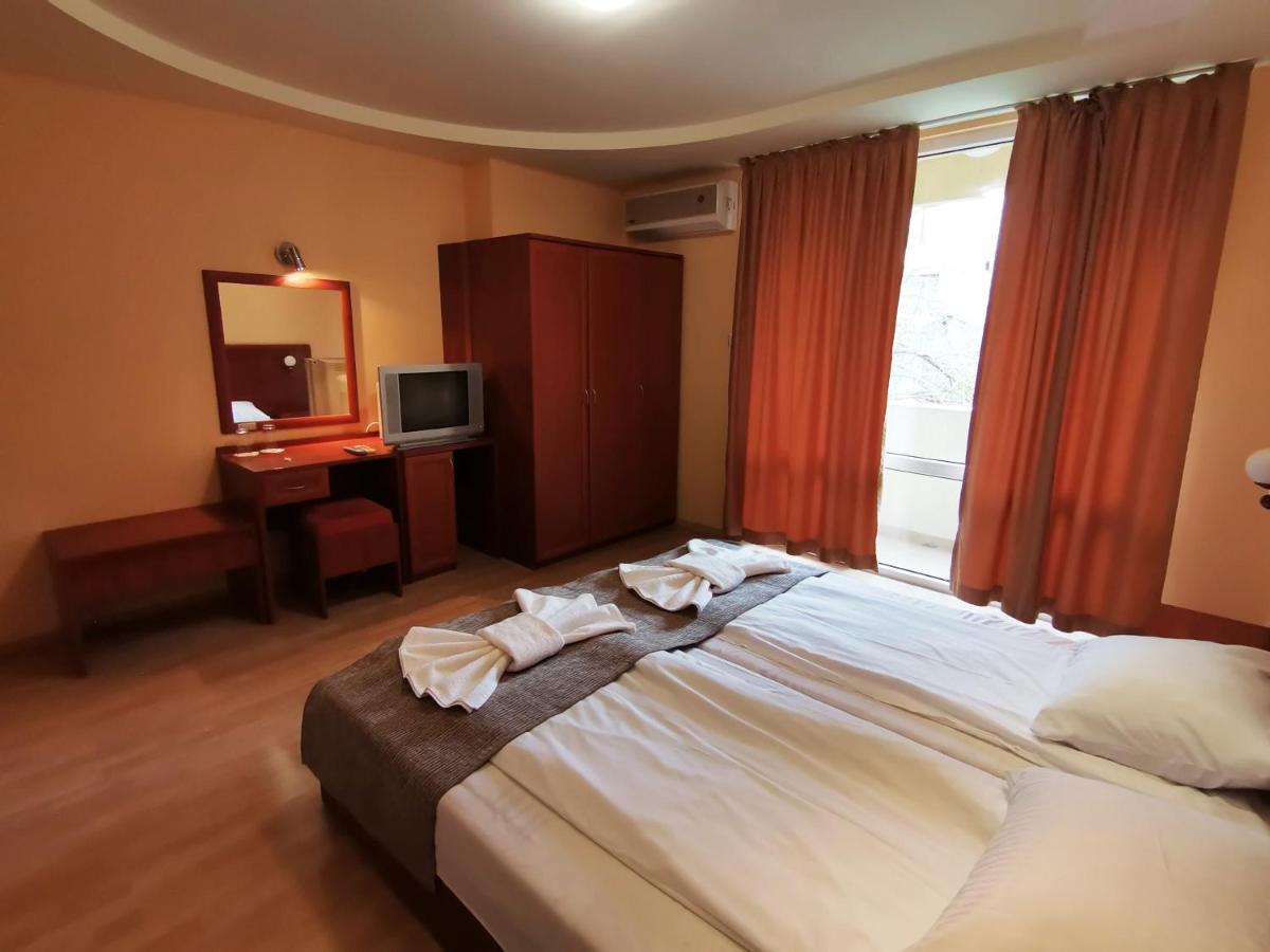 Paris Hotel Baltsjik Eksteriør bilde
