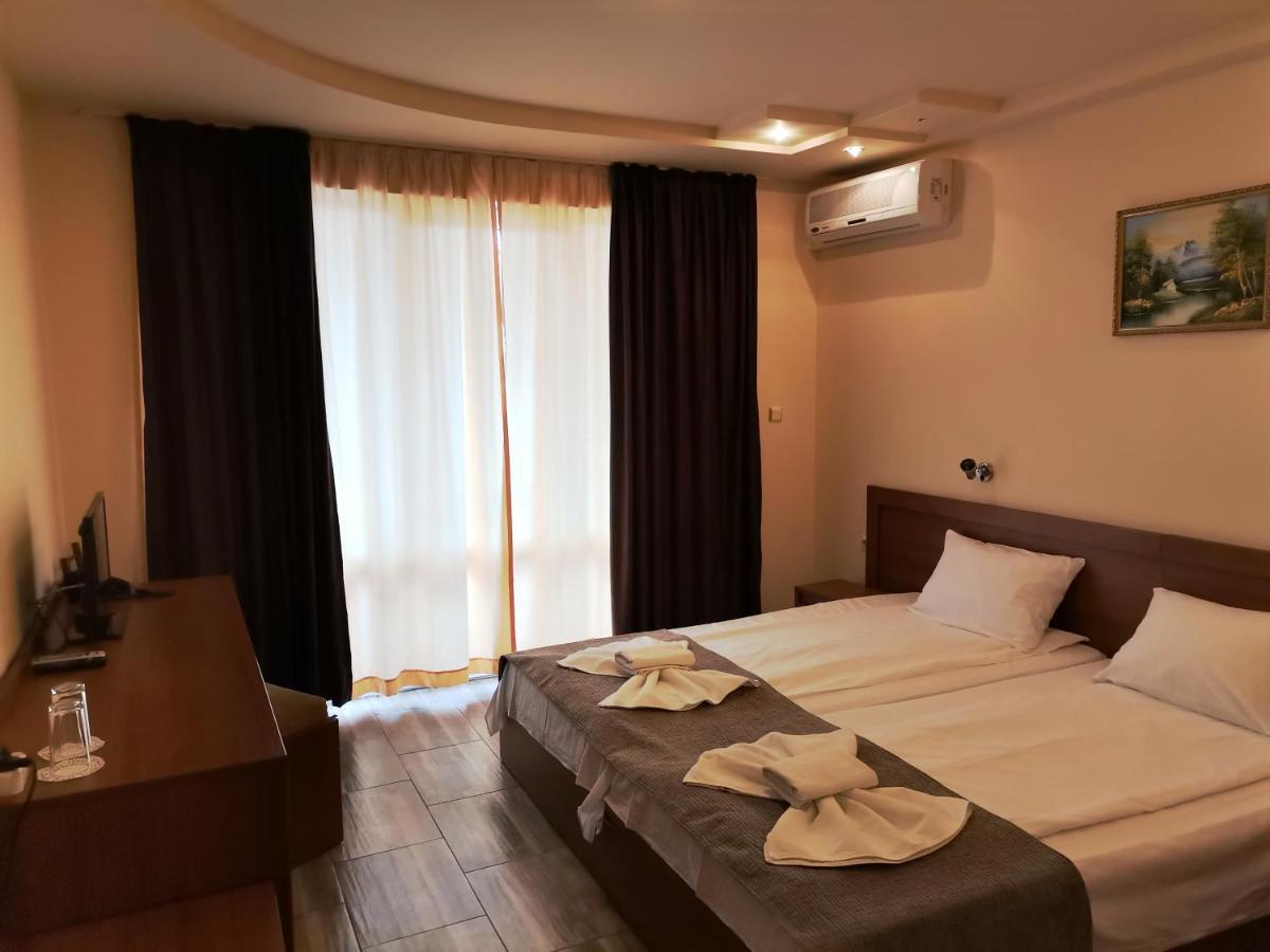 Paris Hotel Baltsjik Eksteriør bilde