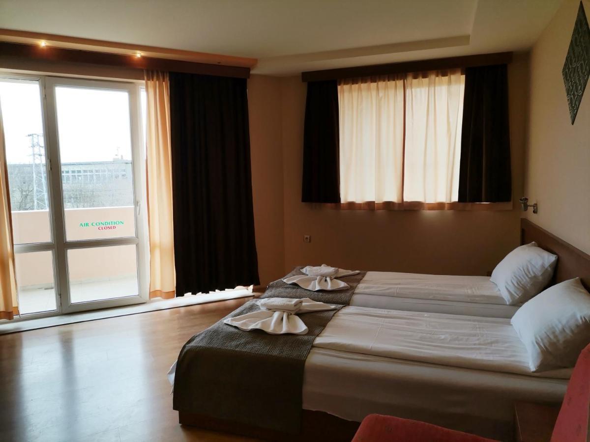 Paris Hotel Baltsjik Eksteriør bilde