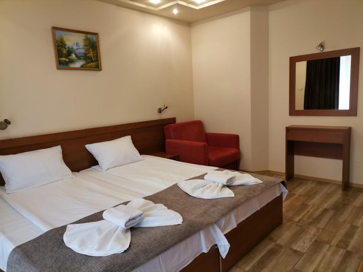 Paris Hotel Baltsjik Eksteriør bilde